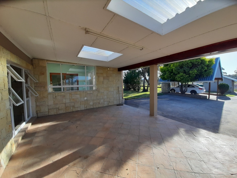 10 Bedroom Property for Sale in Cove Ridge East Eastern Cape